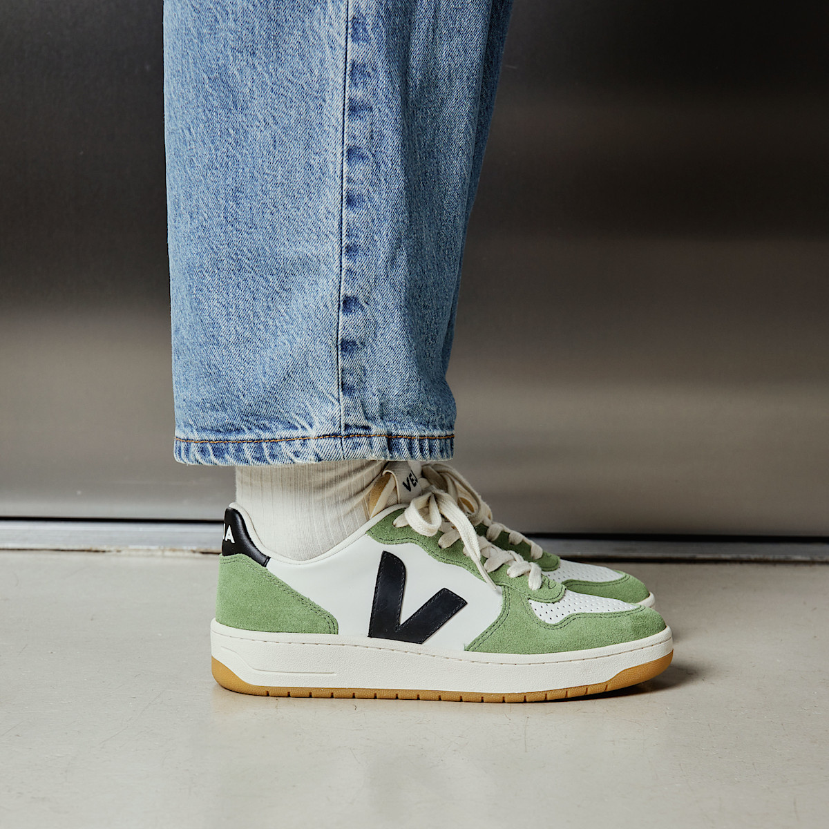 V-10 LEATHER WHITE BLACK KIWI - Image 6