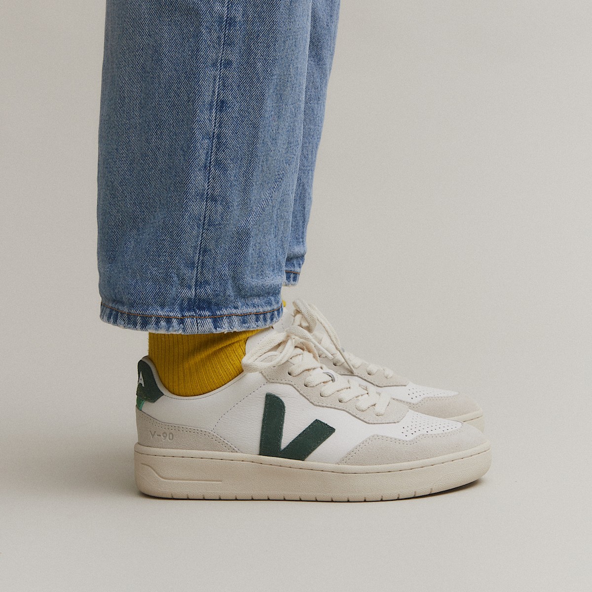 V-90 LEATHER WHITE CYPRUS - Image 4