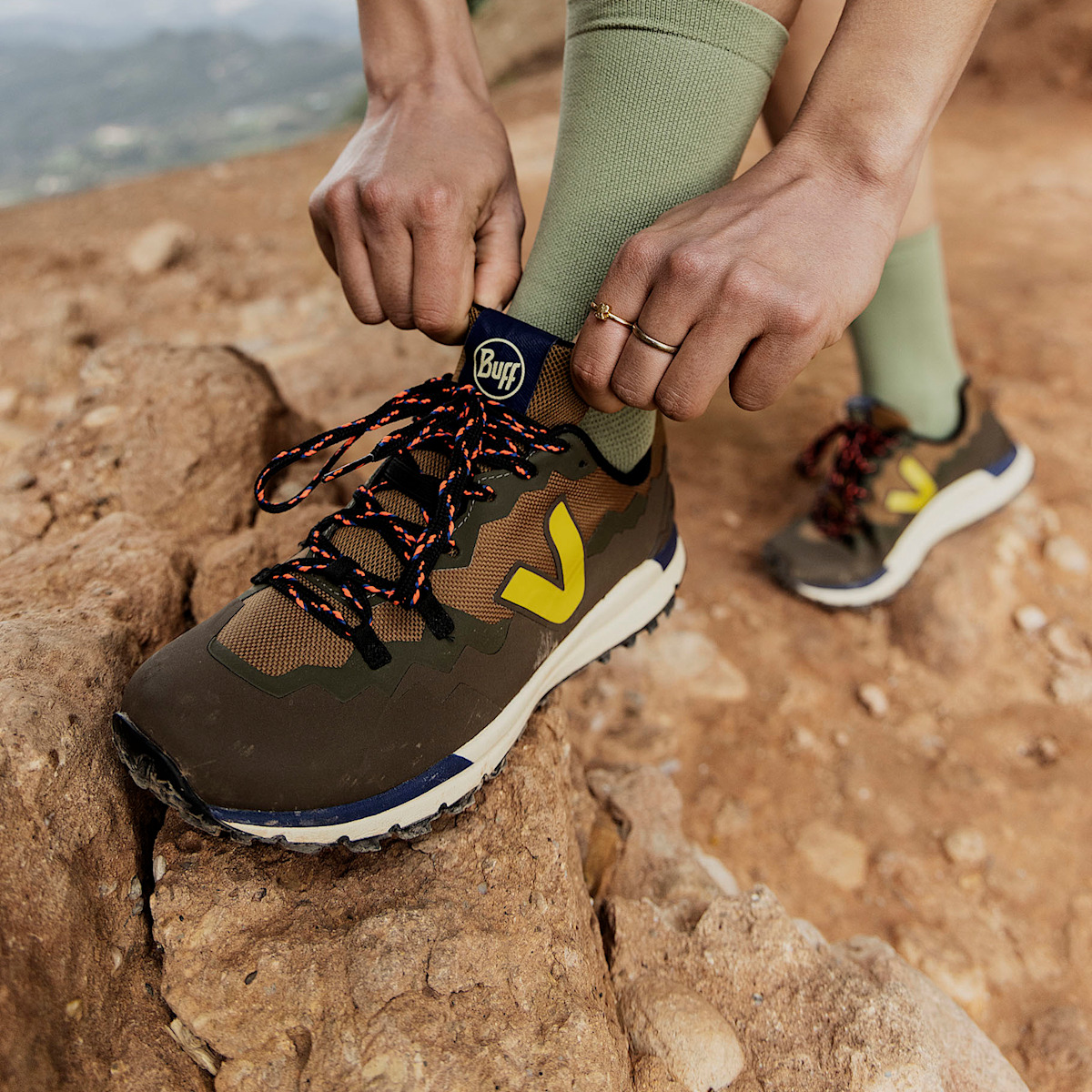 FITZ ROY TREK-SHELL VEJA X BUFF® TERRA LIQUOR - Image 8